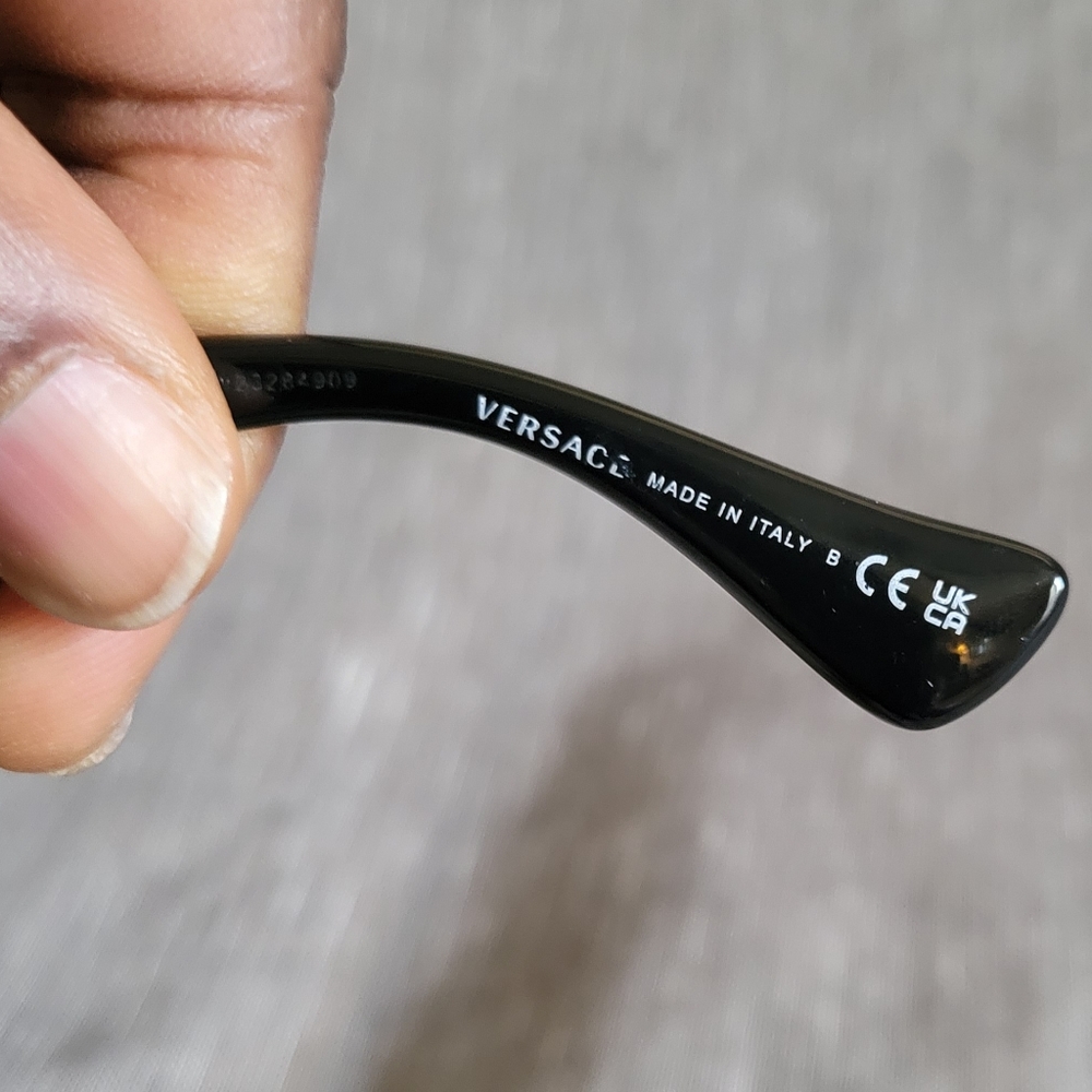 New Women's Versace Black Gold Medusa Head Biggie Sunglasses (Regular not Oversz - Picture 12 of 16